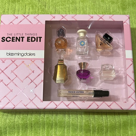 Custom Variety Pack Other - Bloomingdale's Scent Edit Mini Fragrance Collection, New